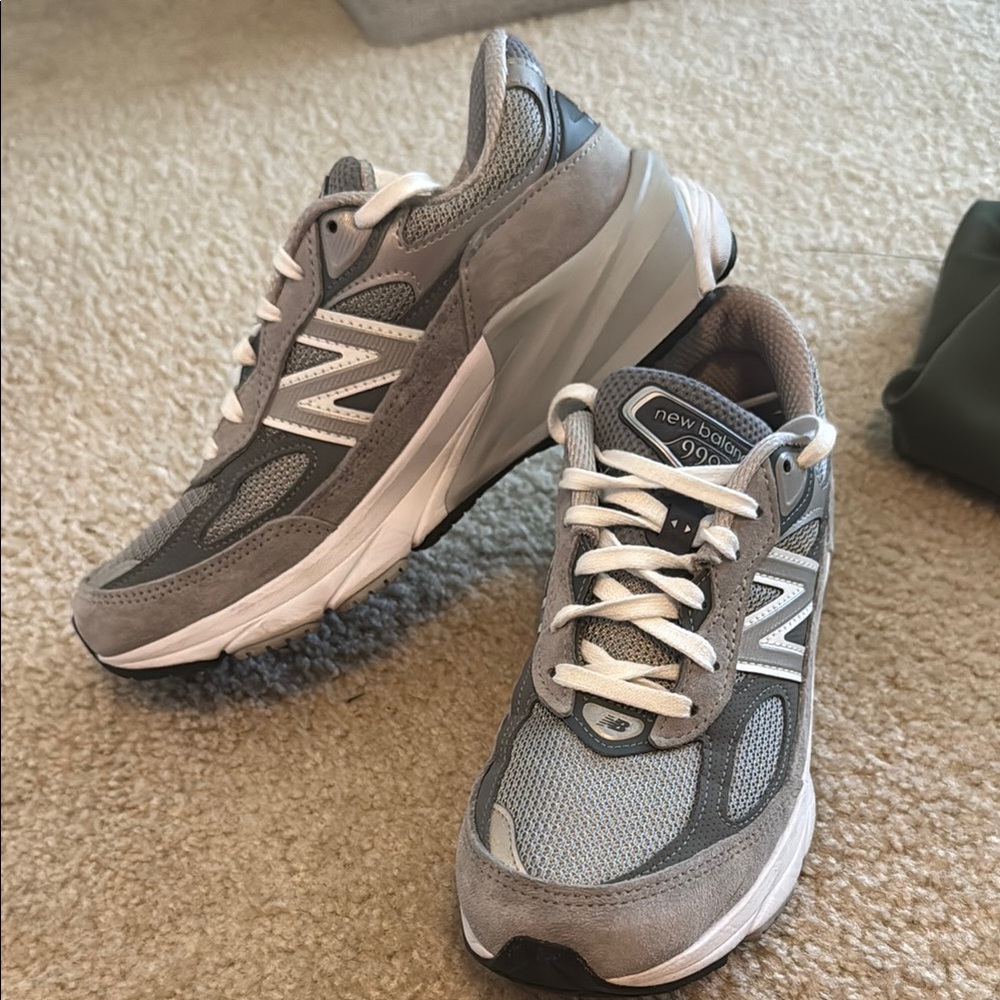 New Balance Gray 990 v6 Size 7